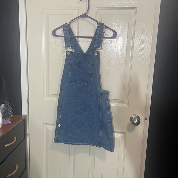 Dresses & Skirts - Overall skirt